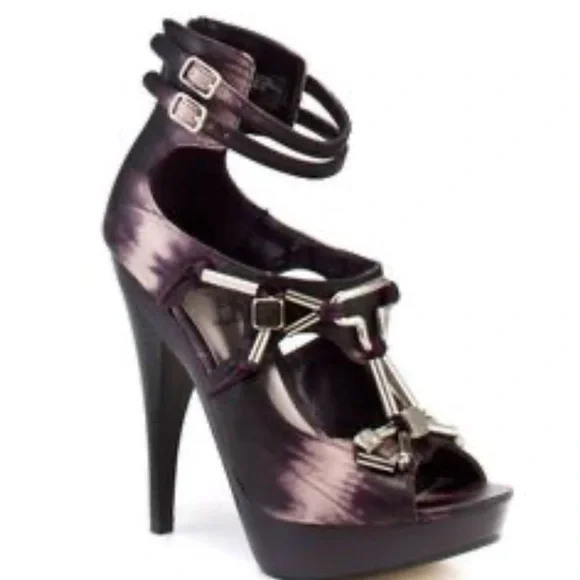 Baby Phat Y2k vintage platform heels with Smooth Finish size